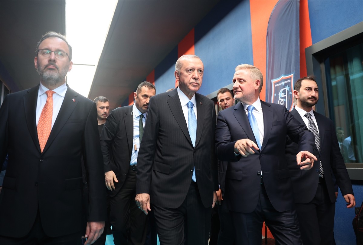 Cumhurbaşkanı Recep Tayyip Erdoğan, "Geleceğin Yıldızları Başakşehir’de Parlıyor" mottosuyla inşa...