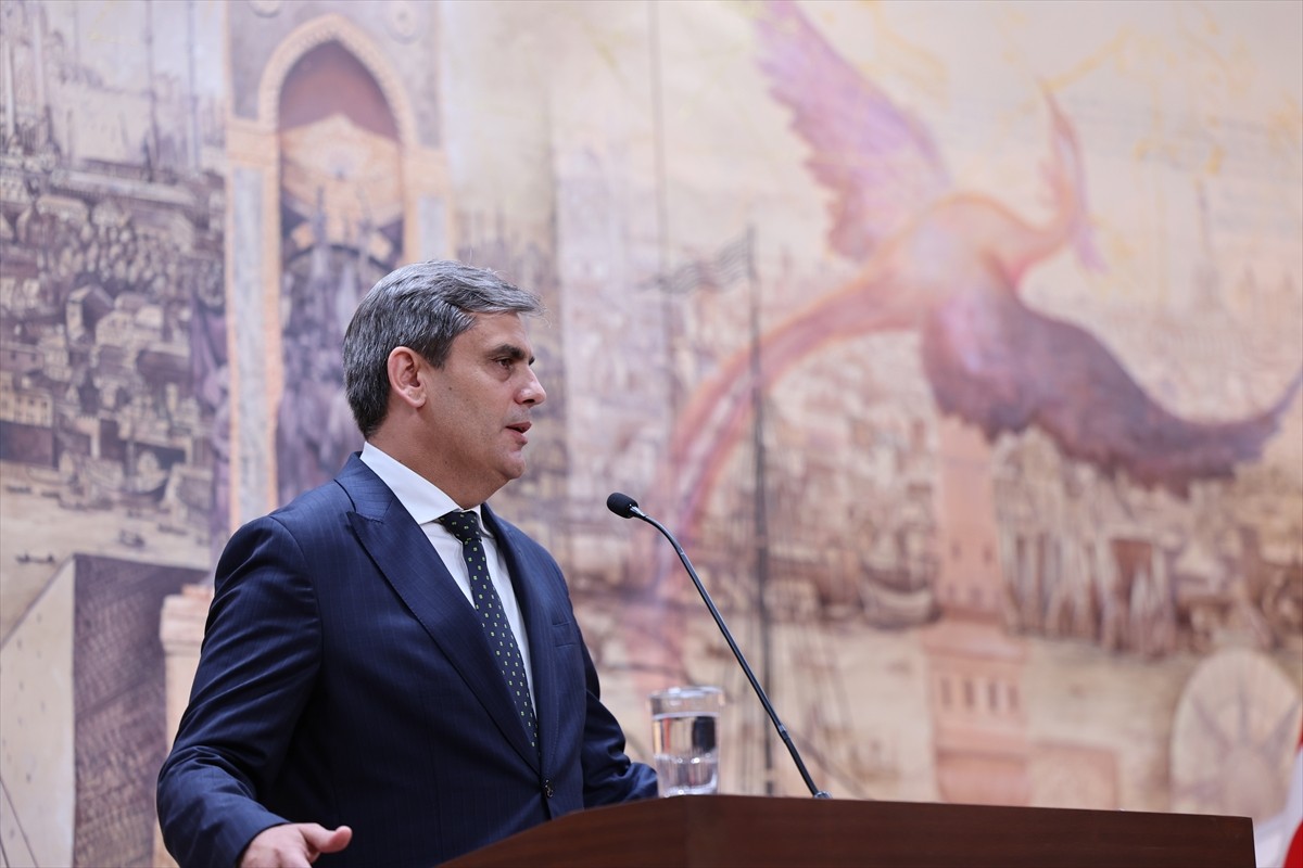 Dışişleri Bakanı Hakan Fidan (sağda) ve Karadağ Başbakan Yardımcısı ve Dışişleri Bakanı Ervin...