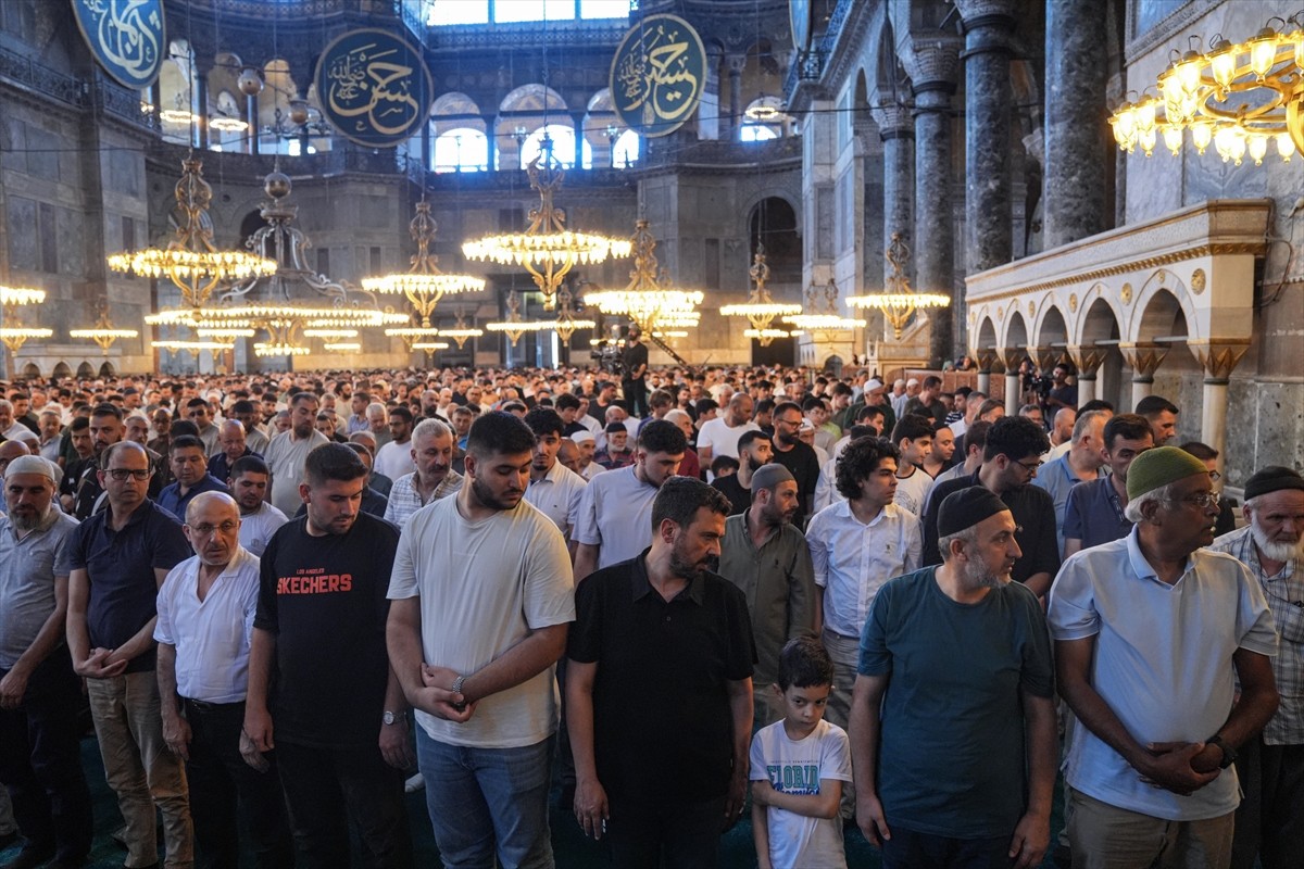 Diyanet İşleri Başkanı Prof. Dr. Ali Erbaş, Ayasofya-i Kebir Cami-i Şerifi'nde cuma namazında...