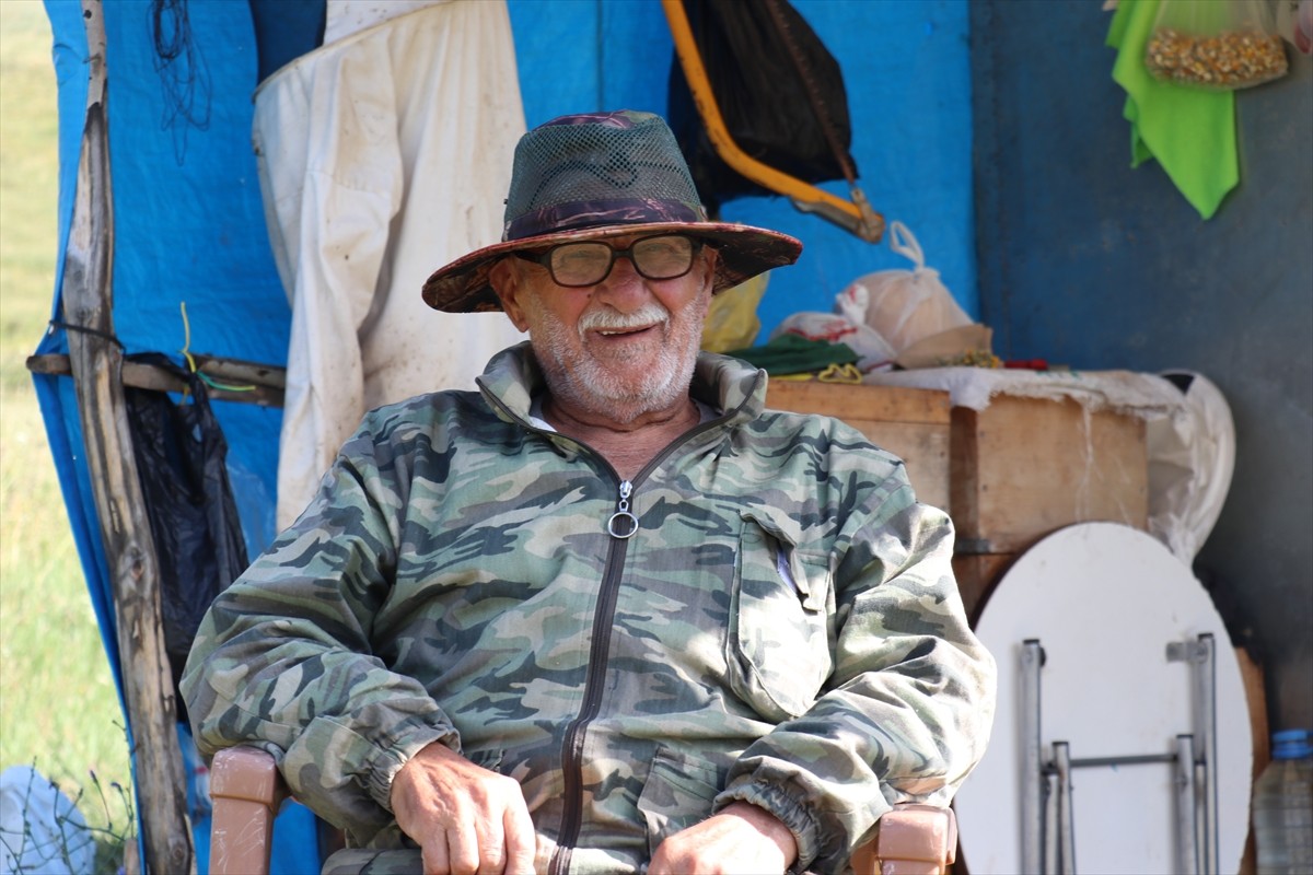 Erzurum'da, kovanlarının bulunduğu Güzelova Yaylası'nda, kovanlarının bulunduğu bölgedeki evinde...