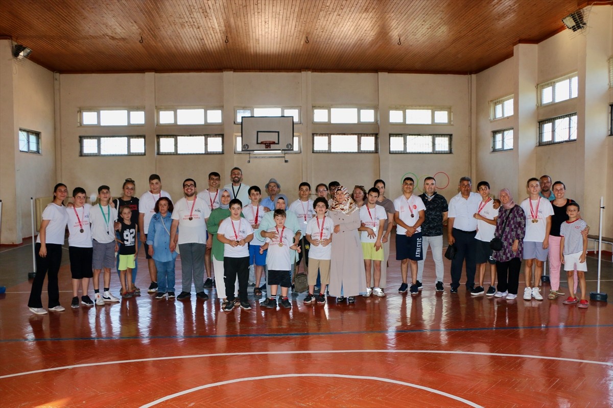 Eskişehir'de 2022 yılında kurulan bir spor kulübü bünyesinde sporla tanışıp, basketbol, atletizm...