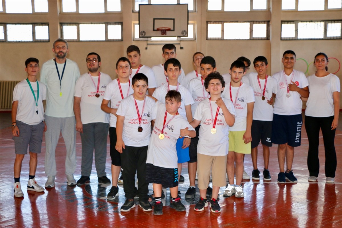 Eskişehir'de 2022 yılında kurulan bir spor kulübü bünyesinde sporla tanışıp, basketbol, atletizm...