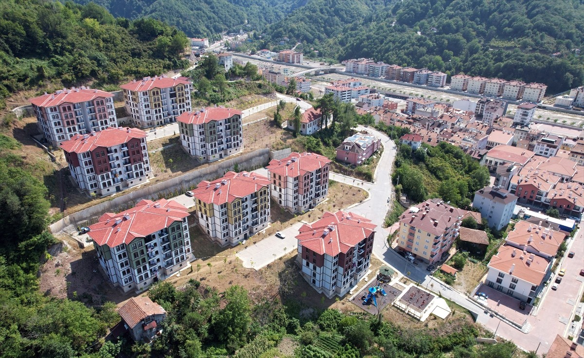 Ezine Çayı'nın 2021'de taşması sonucu sel felaketinin vurduğu Kastamonu'nun Bozkurt ilçesi...