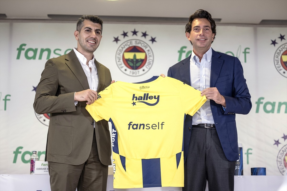 Fenerbahçe ile taraftar platformu Fanself arasında işbirliği anlaşması imzalandı. Ülker...