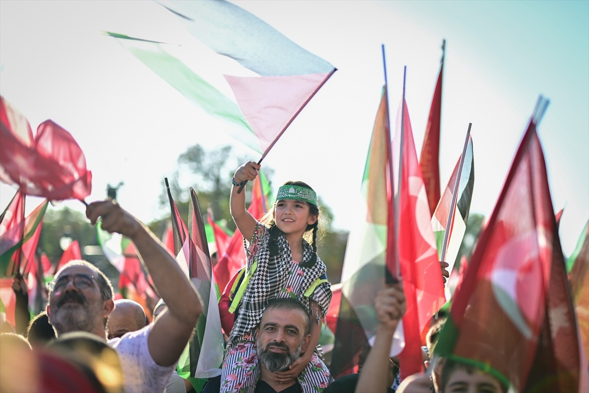 Filistin'e Destek Platformu öncülüğünde düzenlenen "Şehit Heniyye'den son çağrı" etkinliği için...