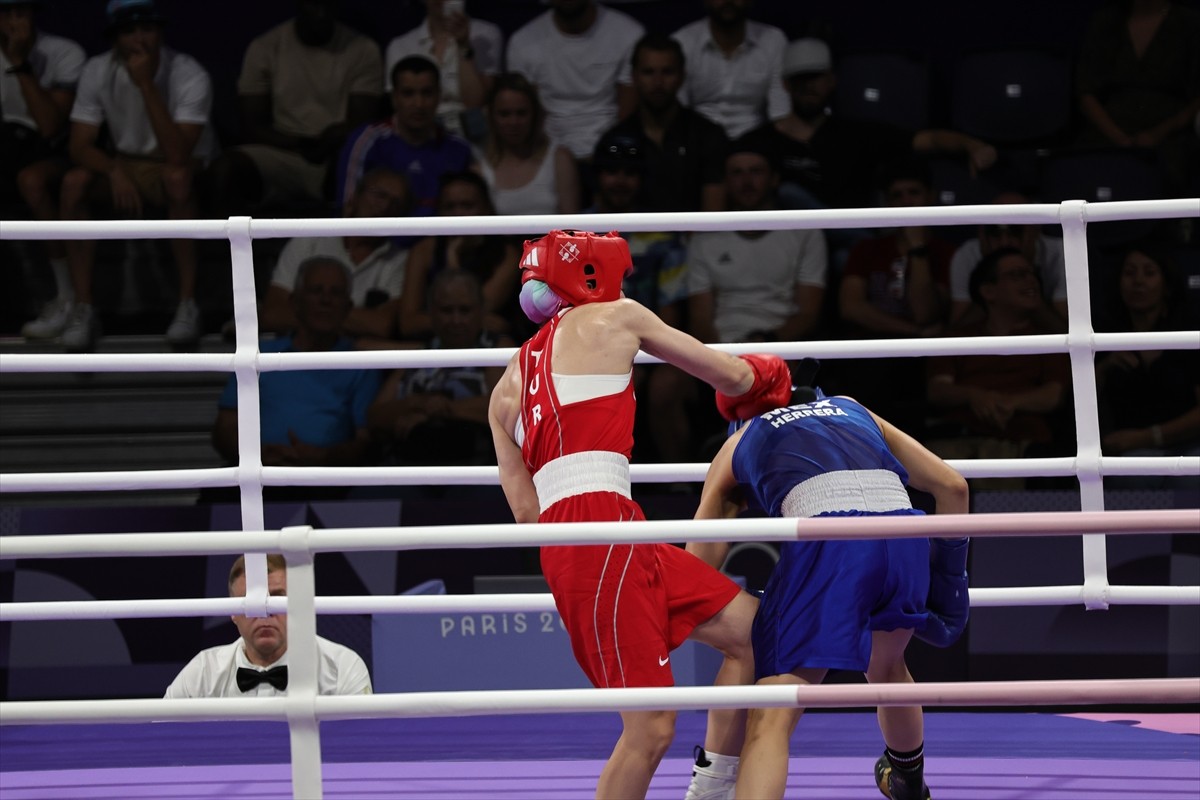 Fransa'nın Villepinte kentindeki North Paris Arena'da düzenlenen Paris 2024 Olimpiyat Oyunları'nda...