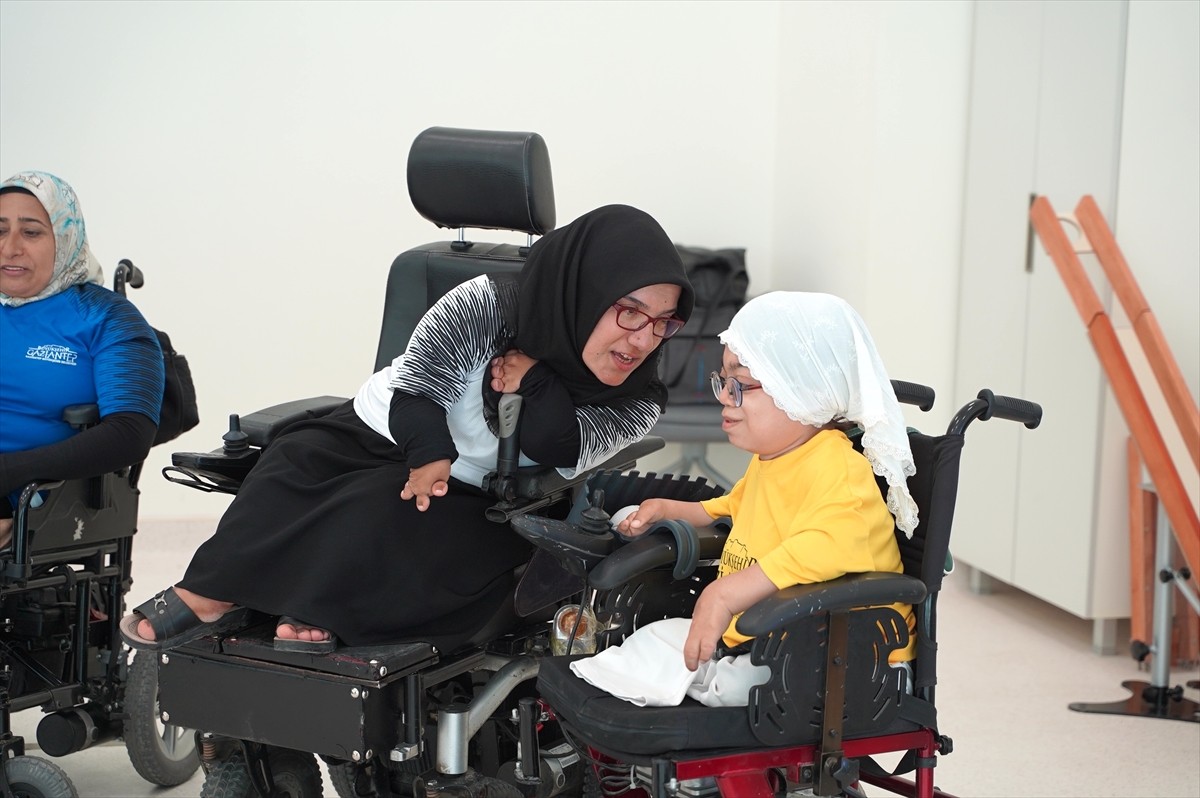 Gaziantep Boccia Takımı'nın kas hastası sporcuları, yaptıkları branşla "sosyalleşiyor ve hayata...