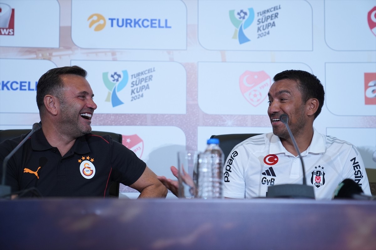 Geçen sezon Trendyol Süper Lig'de şampiyonluğa ulaşan Galatasaray ile Ziraat Türkiye Kupası'nı...