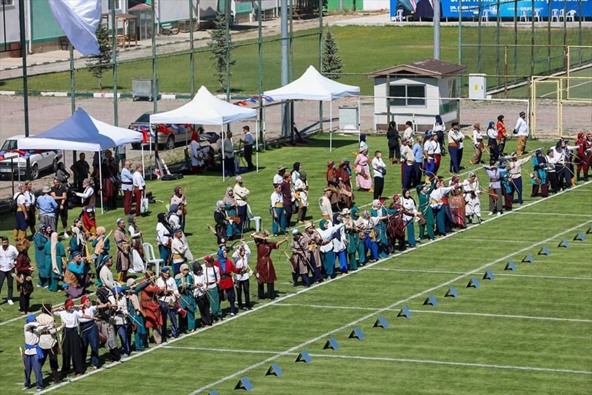 Geleneksel Türk Okçuluğu Büyükler Açık Hava Puta Türkiye Şampiyonası, Sivas'ta başladı.