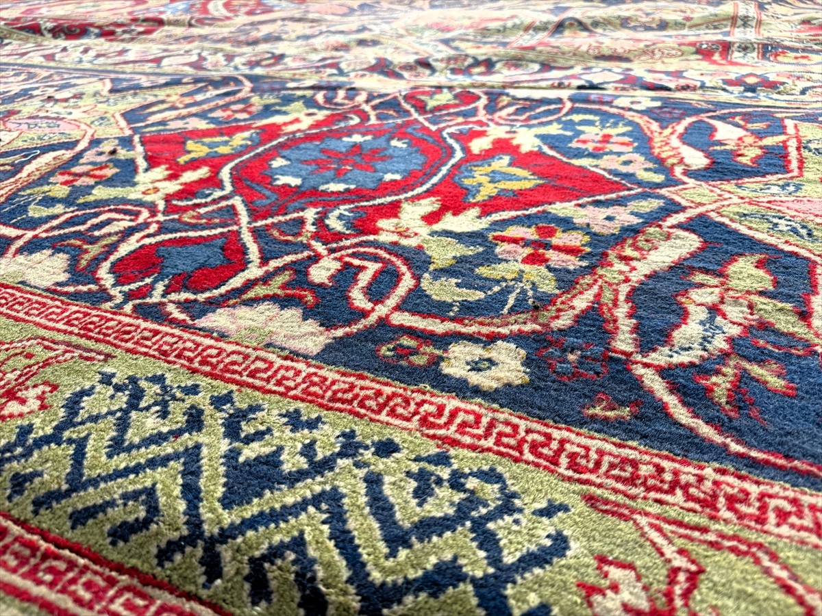 Hollanda'nın Lahey kentinde Uluslararası Adalet Divanı olarak hizmet veren Barış Sarayı'na Osmanlı...