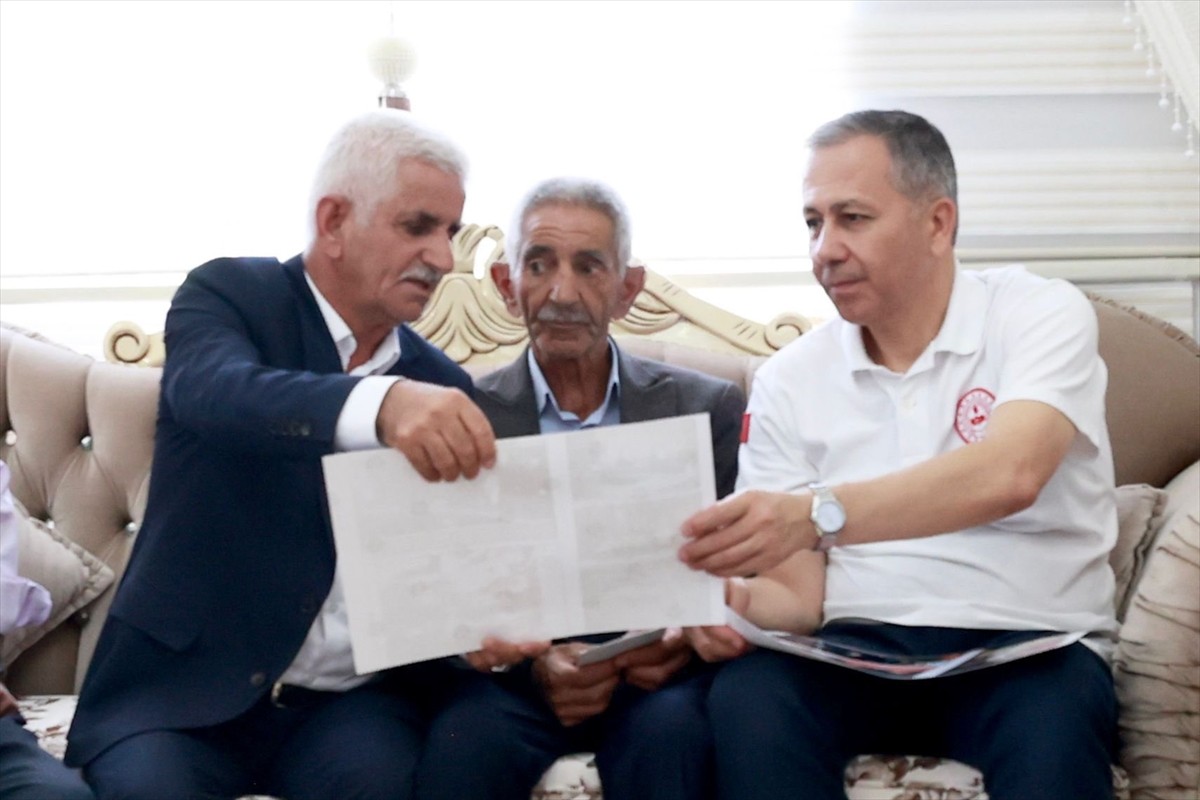 İçişleri Bakanı Ali Yerlikaya, Hakkari'nin Yüksekova ilçesindeki İkiyaka köyüne PKK'lı...