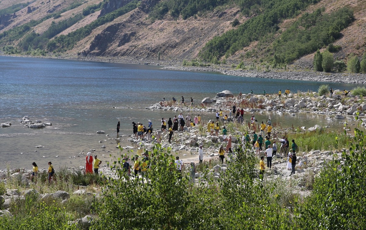 İkinci seferini yapan "Turistik Tatvan Treni" ile Bitlis'e gelenler, kent merkezi ve ilçelerdeki...