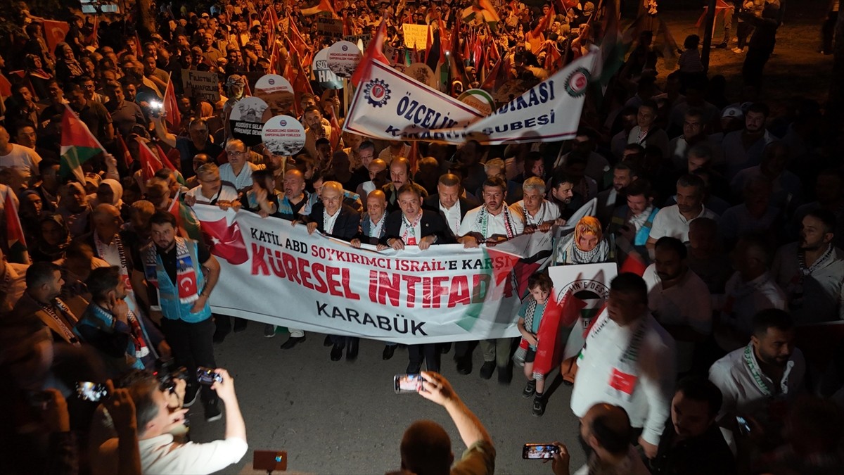 İran'ın başkenti Tahran'da suikaste uğrayan Hamas Siyasi Büro Başkanı İsmail Heniyye için...