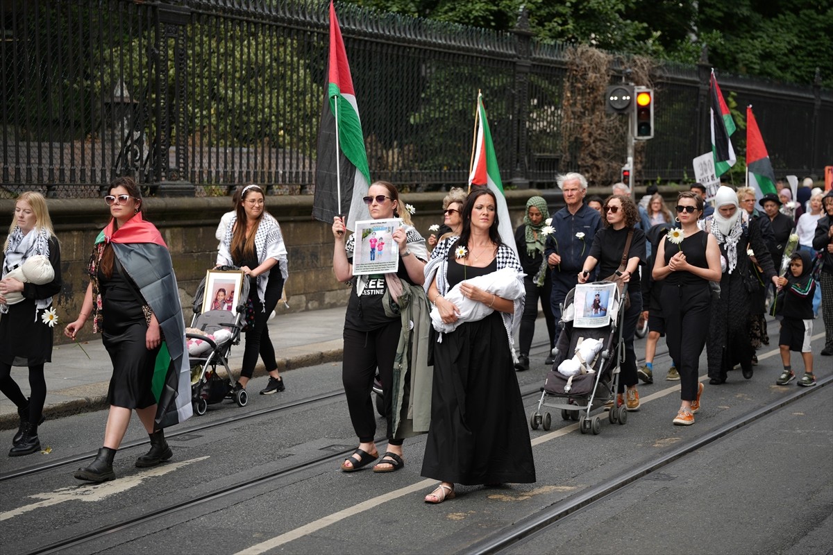 İrlanda’nın başkenti Dublin’de sessiz Filistine destek yürüyüşü düzenlendi. İrlanda Parlamento...