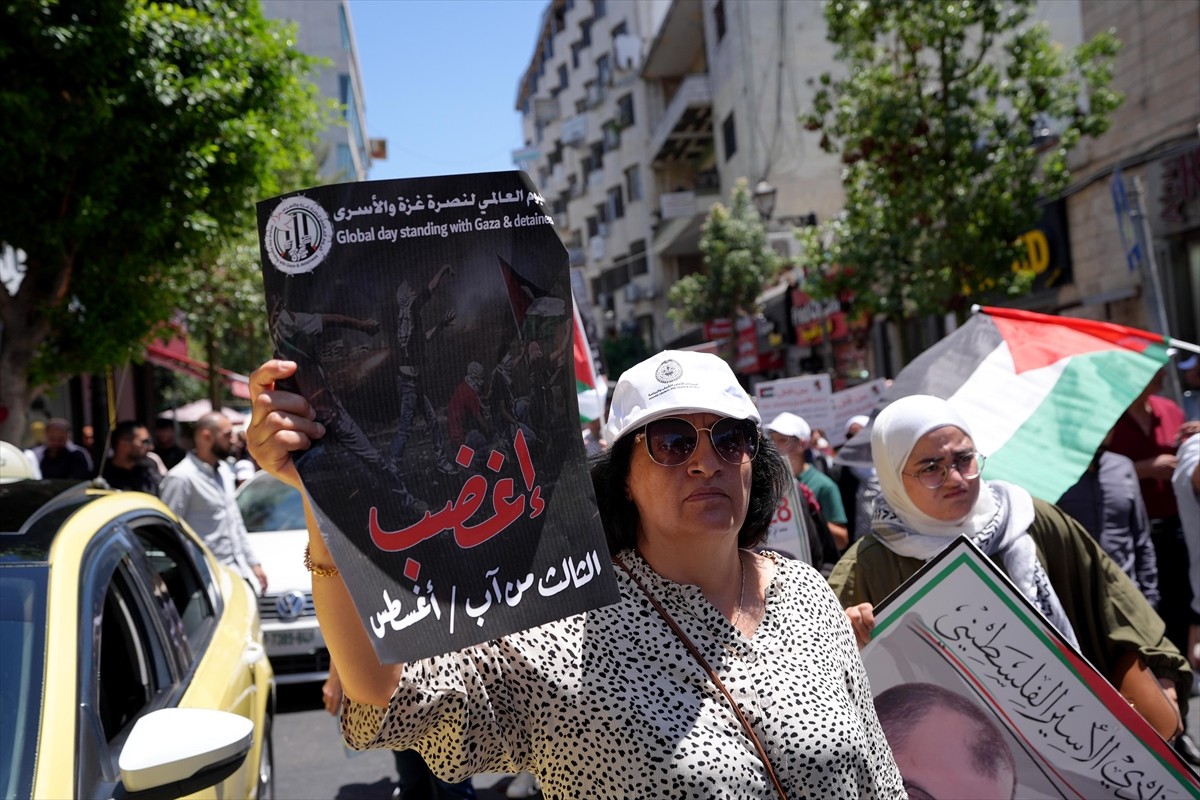 İşgal alındaki Batı Şeria'da "Gazze'ye ve İsrail Hapishanelerindeki Esirlere Destek" gösterileri...
