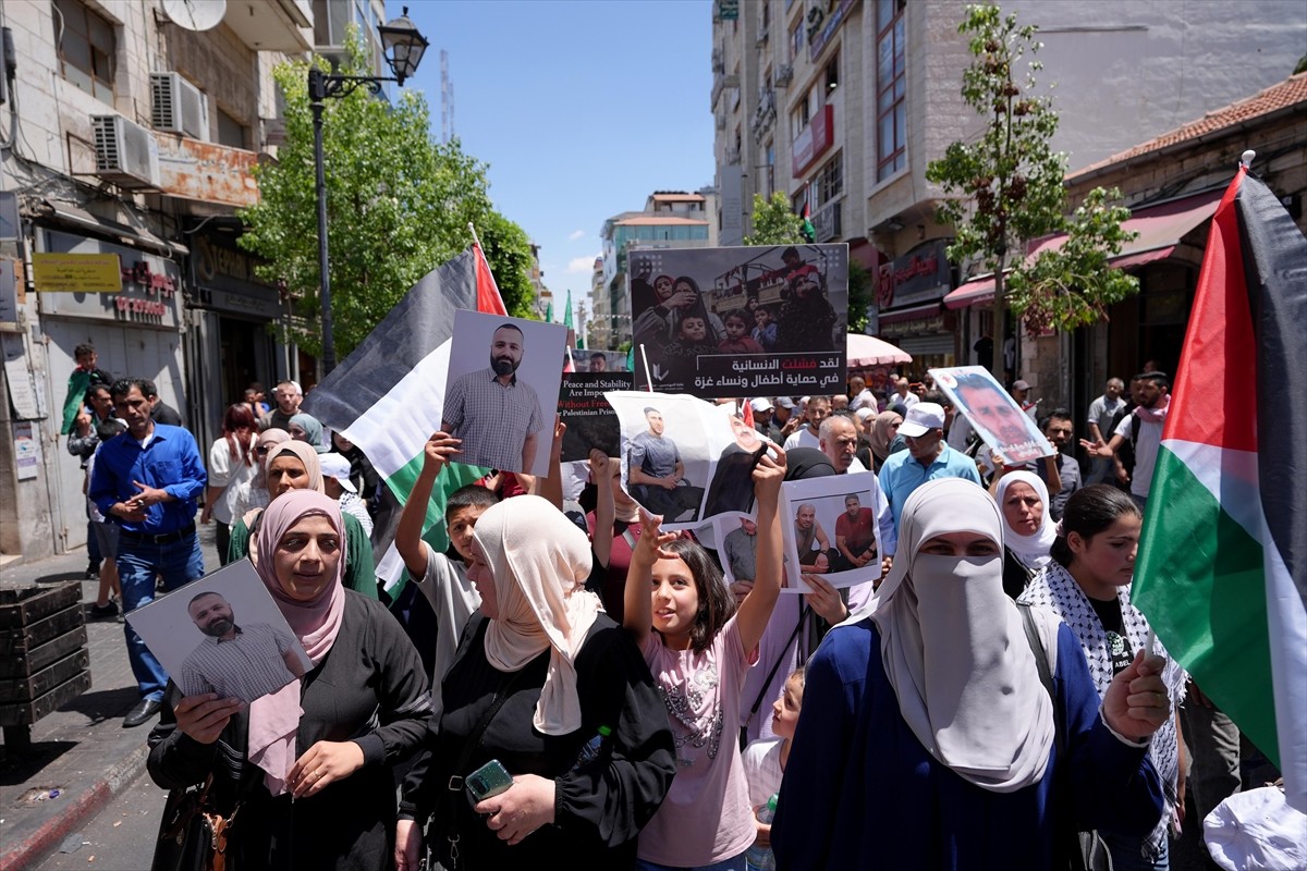 İşgal alındaki Batı Şeria'da "Gazze'ye ve İsrail Hapishanelerindeki Esirlere Destek" gösterileri...