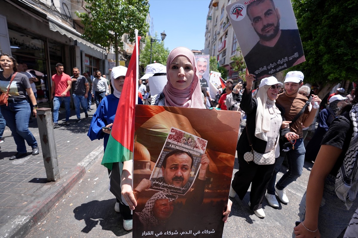 İşgal alındaki Batı Şeria'da "Gazze'ye ve İsrail Hapishanelerindeki Esirlere Destek" gösterileri...