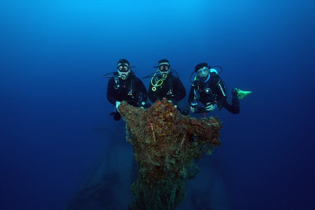 İskenderun Körfezi açıklarında, 2004 yılında taşıdığı yükle batan M/V Ulla Gemisi, su altı...