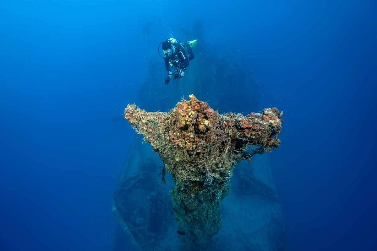 İskenderun Körfezi açıklarında, 2004 yılında taşıdığı yükle batan M/V Ulla Gemisi, su altı...