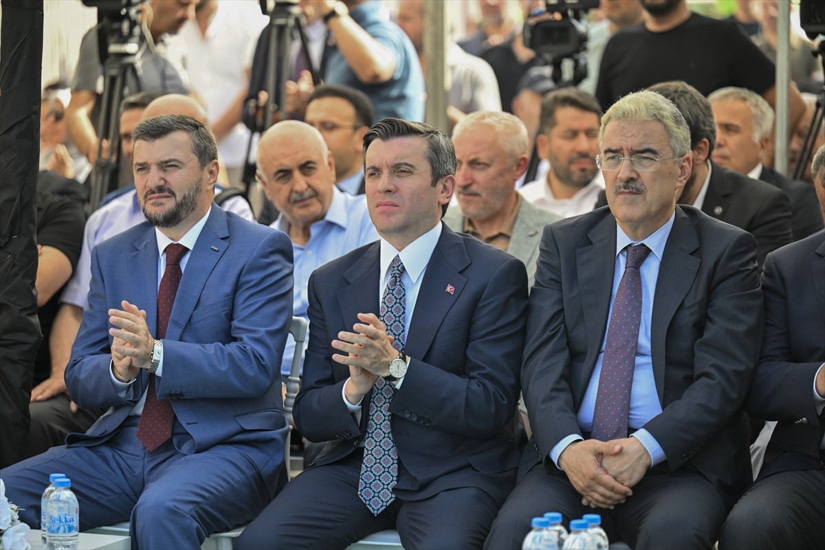 İslam Toplumu Milli Görüş Teşkilatları (IGMG) Ankara Şube binası açıldı. Açılış törenine AK Parti...