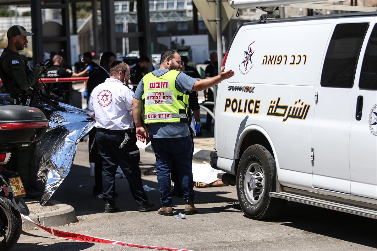 İsrail askerlerinin, Kudüs ile işgal altındaki Batı Şeria’nın Beytüllahim kenti arasındaki askeri...