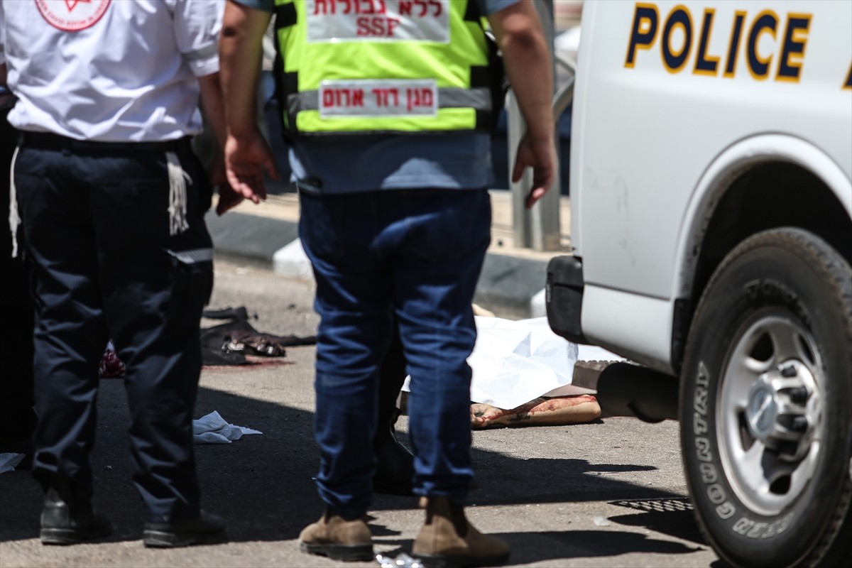 İsrail askerlerinin, Kudüs ile işgal altındaki Batı Şeria’nın Beytüllahim kenti arasındaki askeri...