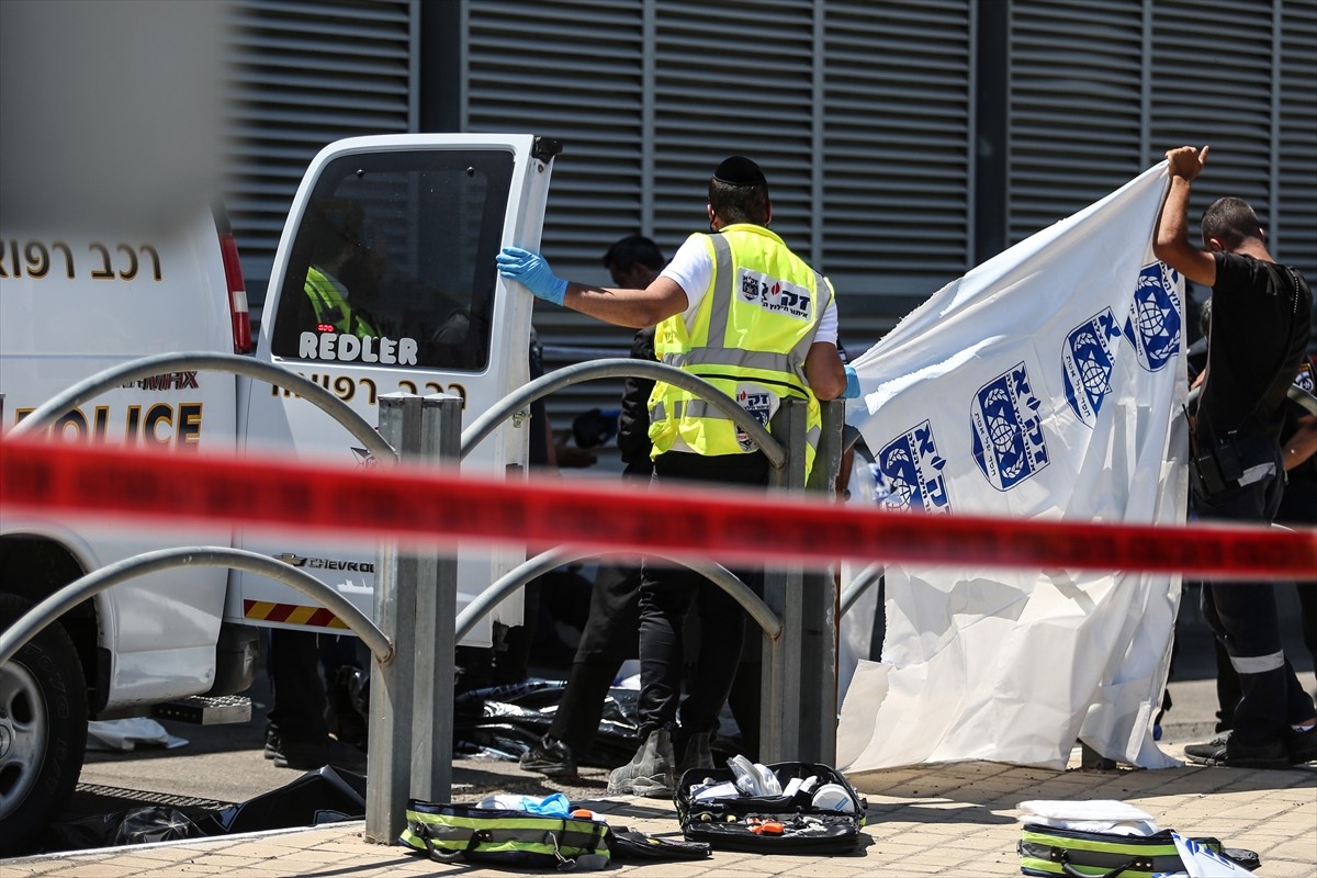 İsrail askerlerinin, Kudüs ile işgal altındaki Batı Şeria’nın Beytüllahim kenti arasındaki askeri...