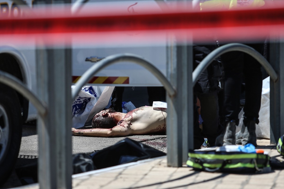 İsrail askerlerinin, Kudüs ile işgal altındaki Batı Şeria’nın Beytüllahim kenti arasındaki askeri...