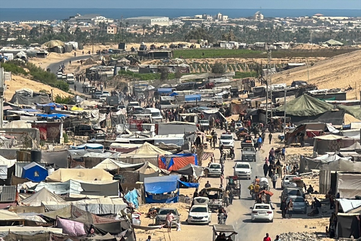İsrail ordusu, Gazze Şeridi'nin güneyindeki Han Yunus kentindeki Hamad Kenti bölgesi, tahliye...