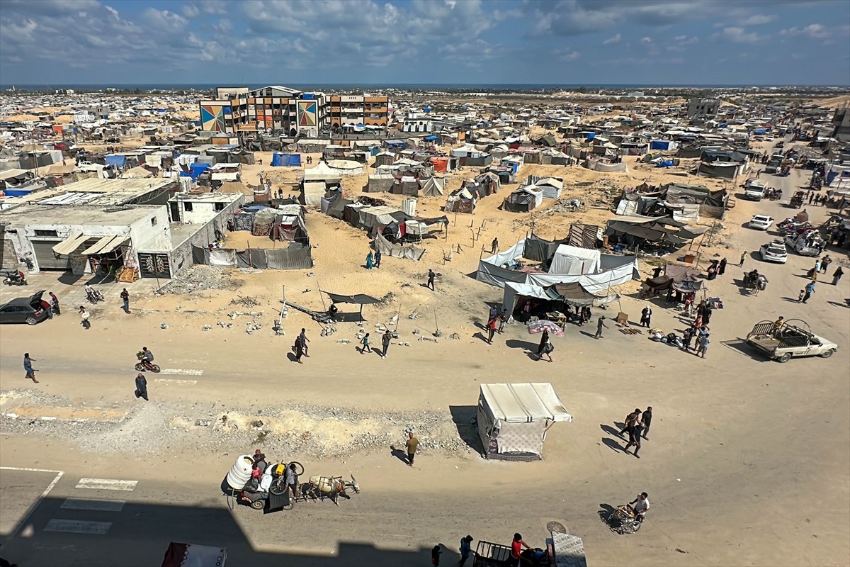 İsrail ordusu, Gazze Şeridi'nin güneyindeki Han Yunus kentindeki Hamad Kenti bölgesi, tahliye...