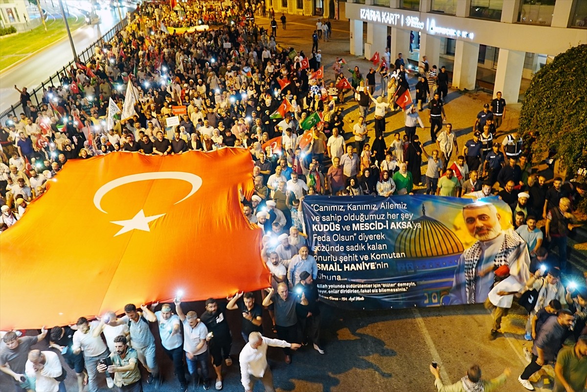 İzmir'de Hamas Siyasi Büro Başkanı İsmail Heniyye'nin İran'da suikasta uğraması ve İsrail'in...