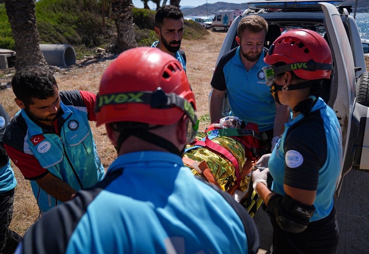 İzmir'deki Ulusal Medikal Kurtarma Ekibi, "Ulusal UMKE Haftası" kapsamında Urla ilçesinde yer alan...