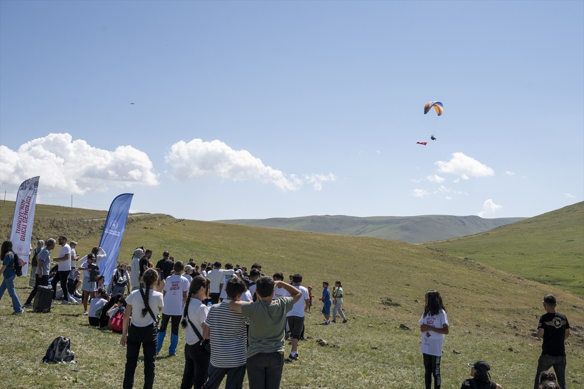Kars'ta, Büyük Selçuklu Devleti hükümdarı Sultan Alparslan'ın 16 Ağustos 1064'te Ani'yi fethinin...
