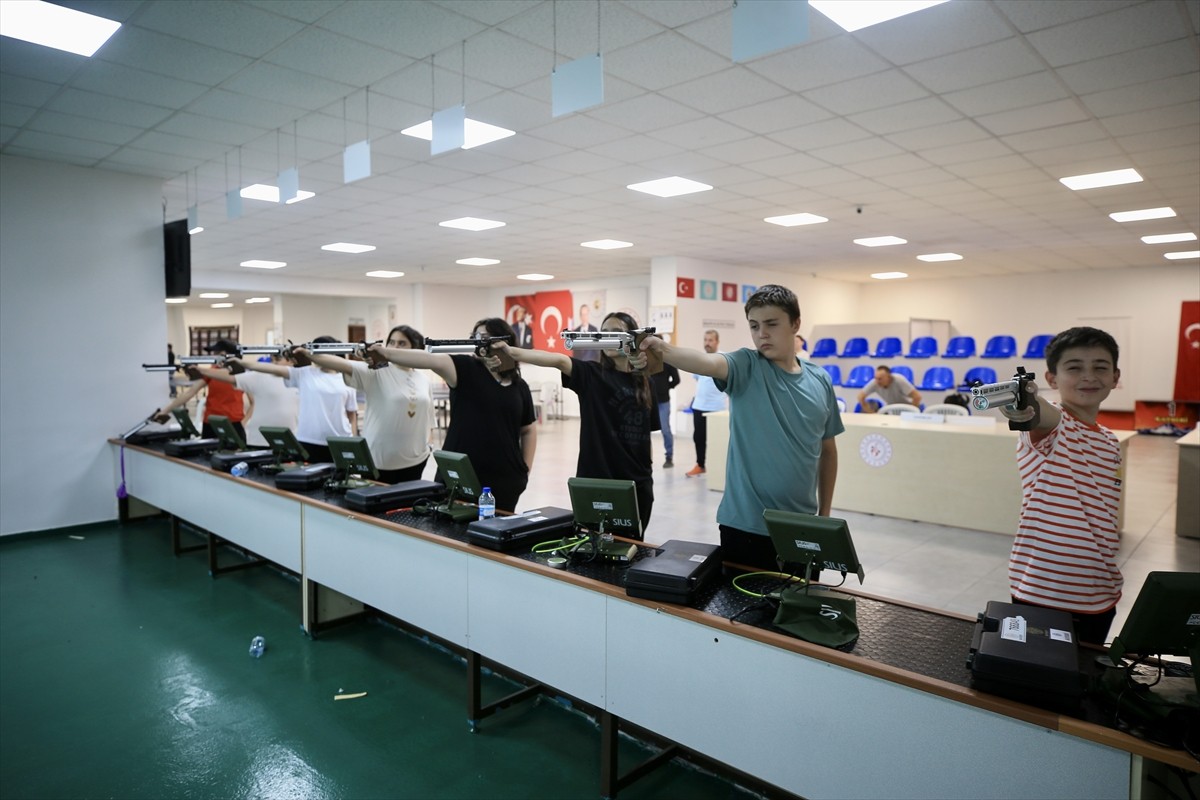 Kayseri'de sağlıklı bireylerin yetişmesi hedefiyle yapılan spor tesisi yatırımları, kulüp ve...