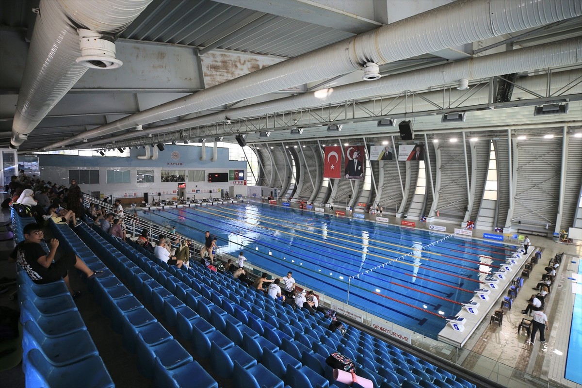 Kayseri'de sağlıklı bireylerin yetişmesi hedefiyle yapılan spor tesisi yatırımları, kulüp ve...