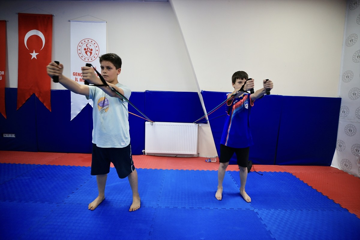 Kayseri'de sağlıklı bireylerin yetişmesi hedefiyle yapılan spor tesisi yatırımları, kulüp ve...