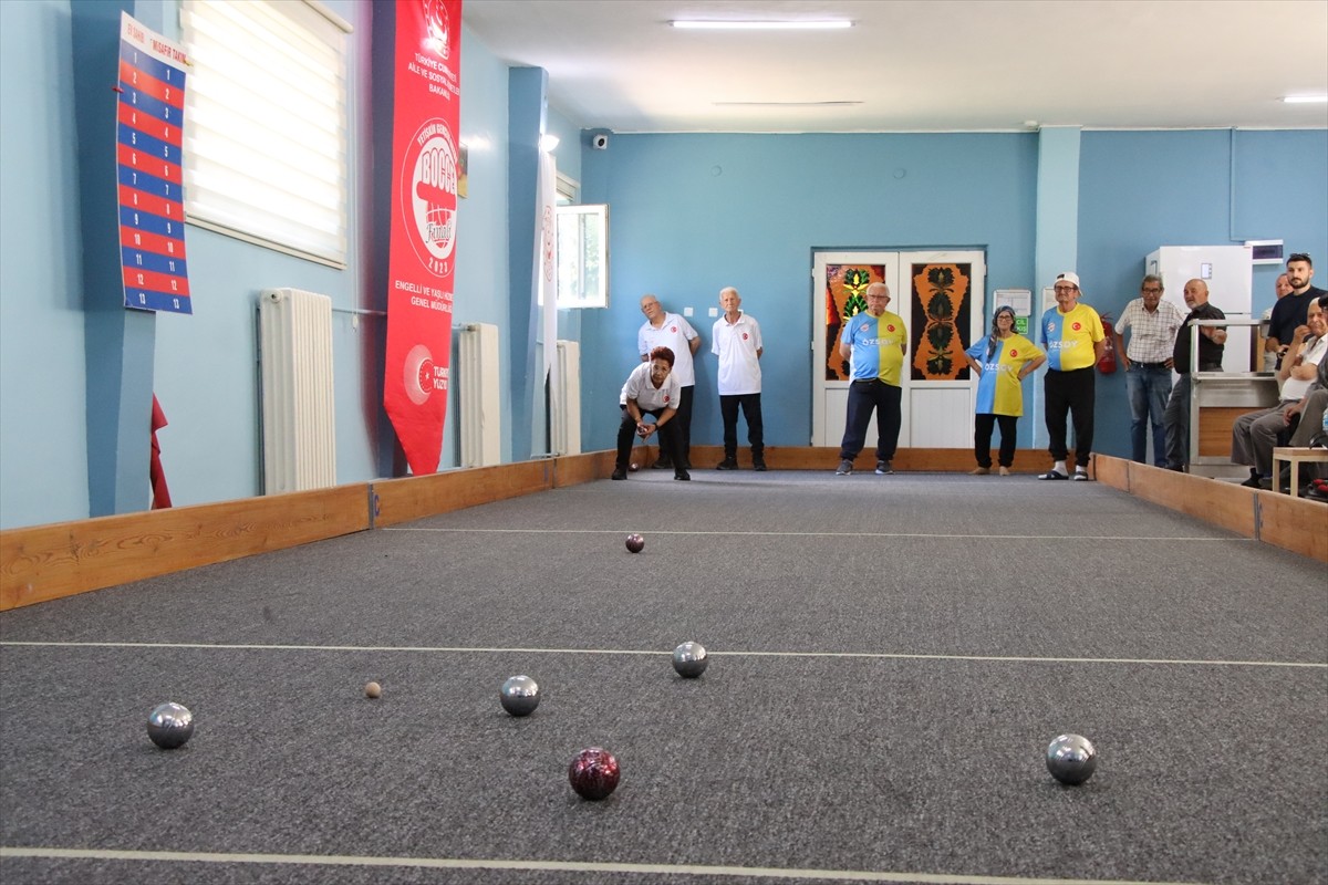 Kırklareli'nde "Yetişkin Gençler Huzur Bocce Şampiyonası" düzenlendi. Kırklareli Huzurevi Yaşlı...