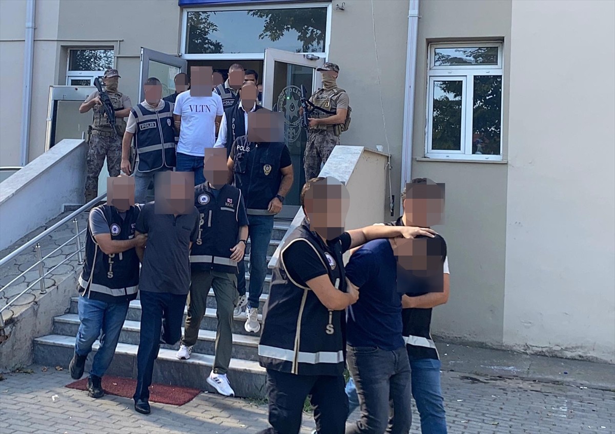 Kırklareli merkezli 4 ilde, iki organize suç örgütüne yönelik düzenlenen "Kuyu-15"...