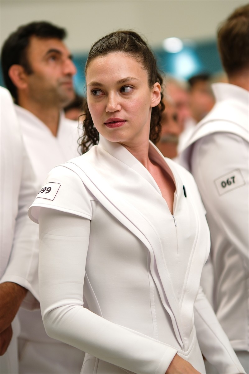 Komedi unsurlarıyla işlenmiş fantastik bir geleceği seyircilerle buluşturacak "Dünya Varmış"...