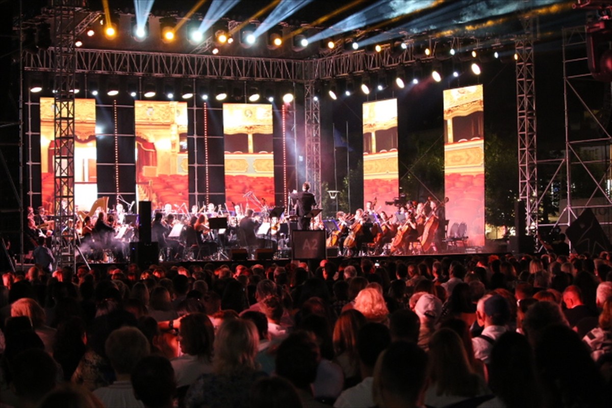 Kosova'nın başkenti Priştine'de "4'üncü Rame Lahaj Uluslararası Opera Festivali"nin gala konseri...