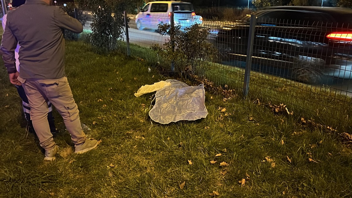 Kütahya'da otomobilin çarpması sonucu 2 kız kardeş hayatını kaybetti.