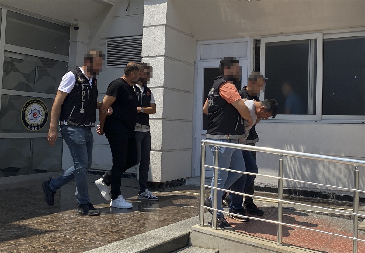 Mersin'de 47 kilo 280 gram sentetik uyuşturucu ele geçirildi, 4 şüpheli gözaltına alındı.