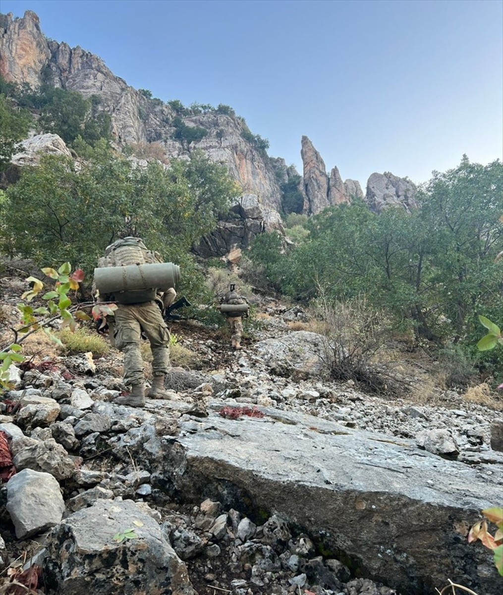 Milli Savunma Bakanlığı, Irak'ın kuzeyinde operasyonların devam ettiği Pençe bölgesinden...