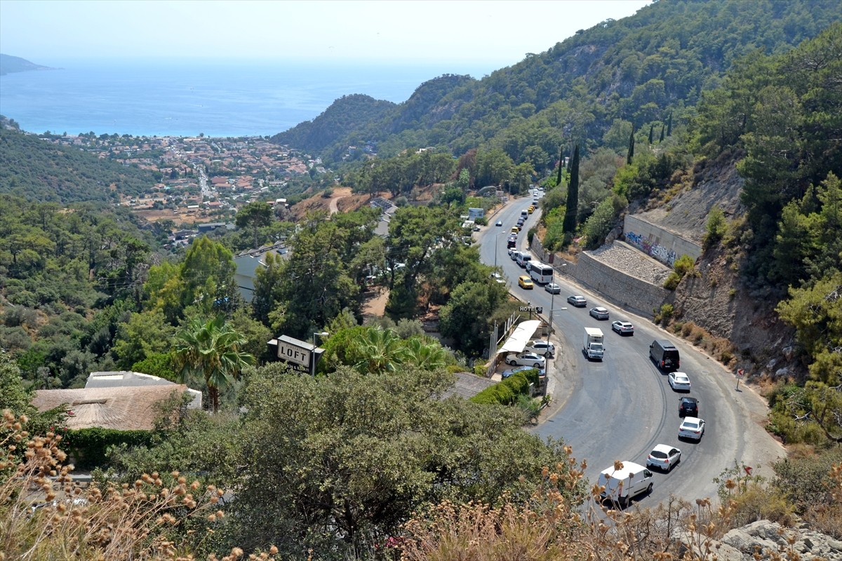Muğla'nın Fethiye ilçesinde bulunan Ölüdeniz Mahallesi’nde, yoğun turizm sezonu dolayısıyla...