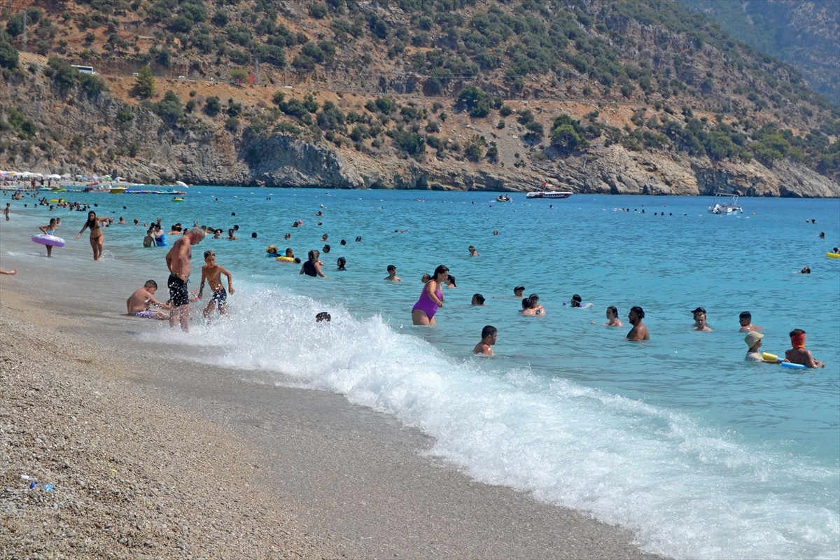 Muğla'nın Fethiye ilçesinde bulunan Ölüdeniz Mahallesi’nde, yoğun turizm sezonu dolayısıyla...
