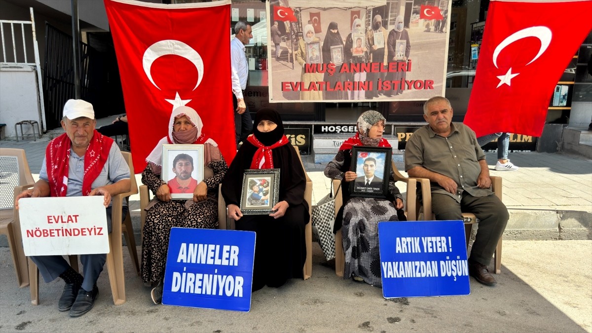 Muş'ta çocuklarının terör örgütü PKK tarafından dağa götürülmesinden DEM Parti'yi sorumlu tutan...