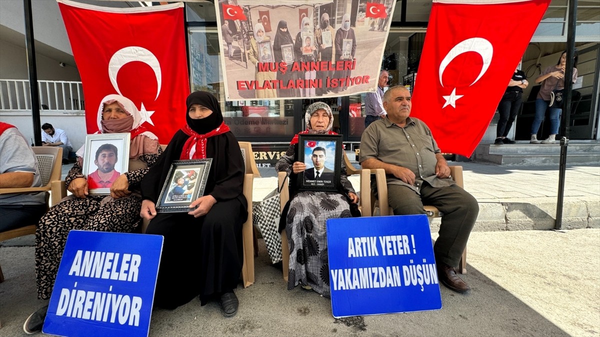 Muş'ta çocuklarının terör örgütü PKK tarafından dağa götürülmesinden DEM Parti'yi sorumlu tutan...