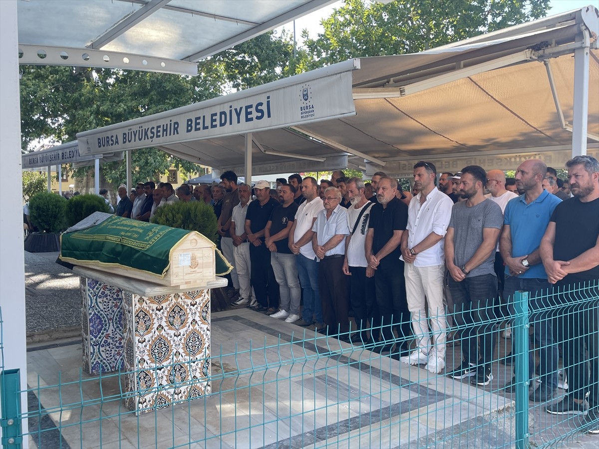 Niğde'nin Çamardı ilçesinde Aladağlar'da tırmanış yaparken düşerek  yaşamını yitiren dağcının...