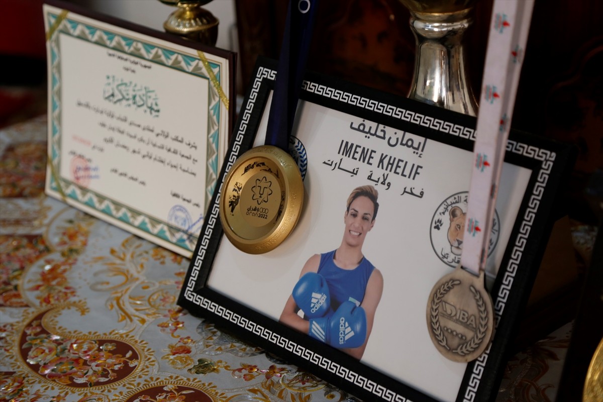 Paris 2024 Olimpiyat Oyunları'nda finale kalan Cezayirli boksör İman Halif, yakınları ve doğduğu...