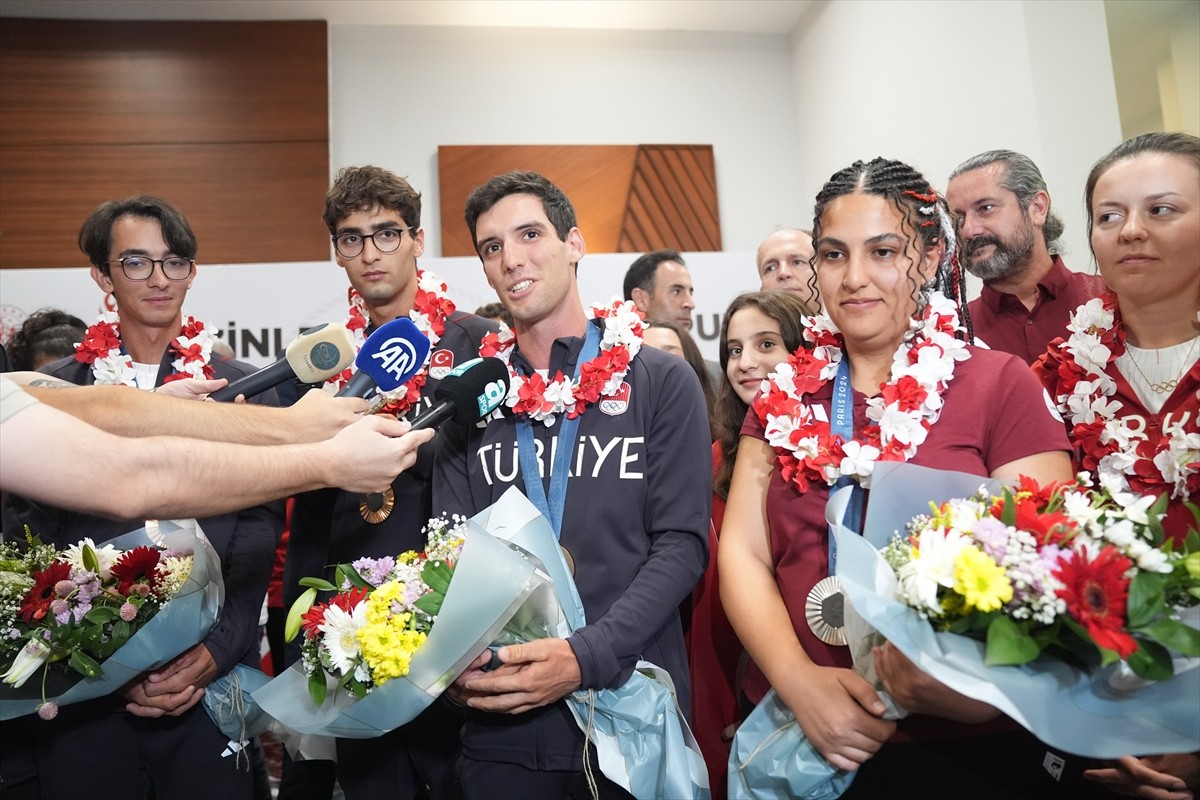Paris 2024 Olimpiyat Oyunları'nda mücadele eden Okçuluk ve Atıcılık Milli Takımı yurda döndü....